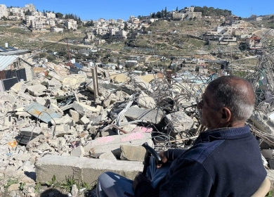 الاحتلال يجبر عائلة في جبل المكبر على هدم منزلها