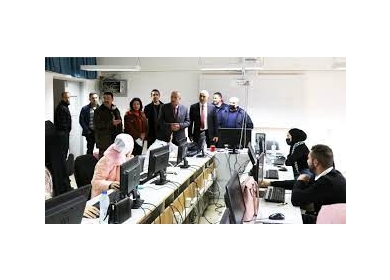 وزير التعليم العالي يتفقد سير الامتحان التطبيقي الشامل