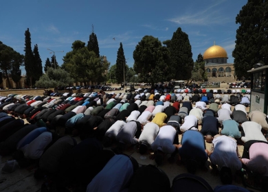 50 ألفًا يؤدون صلاة الجمعة في الأقصى