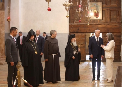 الرئيس الأميركي يزور كنيسة المهد في ختام زيارته الرسمية لفلسطين