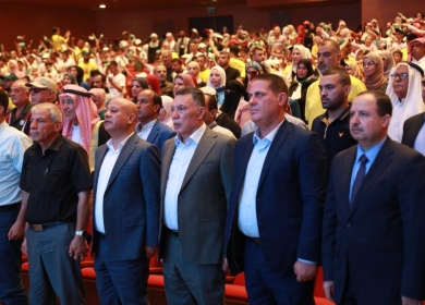 تحت رعاية الرئيس محمود عباس- دائرة شؤون اللاجئين تقيم مهرجاناً وطنياً كبيراً باختتام فعاليات مخيماتها الصيفية  " أطفال على درب العودة " 