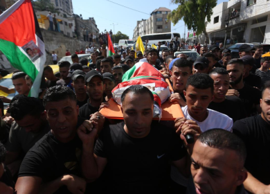 جماهير شعبنا تُشيع جثمان الشهيد وسيم خليفة في نابلس