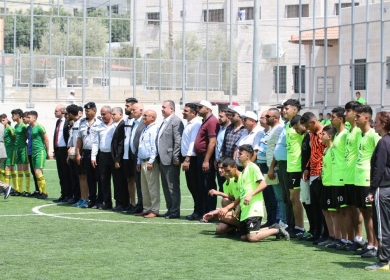 الفريق الرجوب يفتتح خمسة ملاعب معشبة صناعيا