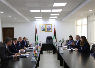 الشيخ يلتقي سفراء مجموعة ميونيخ