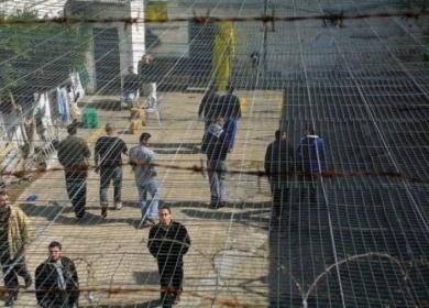 هيئة الأسرى تكشف تفاصيل الحالة الصحية لثلاثة أسرى مصابين يقبعون بعيادة "سجن الرملة"