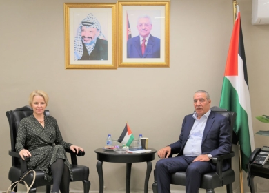 الشيخ يلتقي ممثلة سويسرا لدى دولة فلسطين في مدينة رام الله