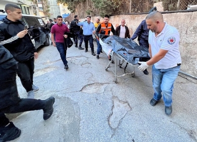 الاحتلال يسلم جثمان الشهيد الفتى هيثم مبارك