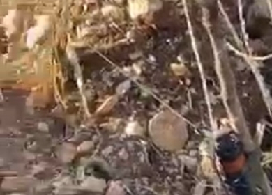سعد يحذر العمال من خطر قنابل وضعها الاحتلال على بعض مقاطع "الجدار"