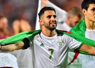 محرز يقود الجزائر إلى فوز صعب على النيجر في تصفيات الكان