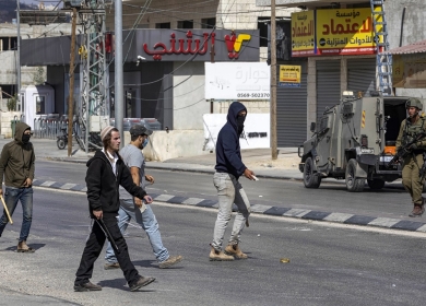 مستوطنون يهاجمون عائلة في بلدة تقوع شرق بيت لحم