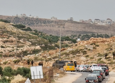 لليوم الـ16: الاحتلال يواصل إغلاق مدخلي المغير شرق رام الله