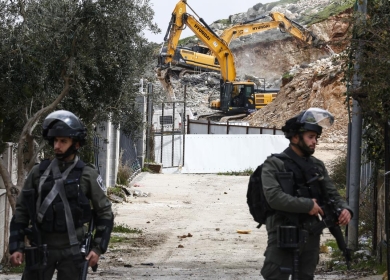 آليات الاحتلال تشرع بهدم منزل بحي واد الجوز في القدس