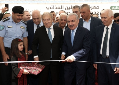 رئيس الوزراء يفتتح معرض فلسطين الغذائي في بيت لحم