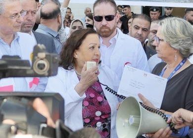 وزيرة الصحة خلال تفقدها جرحى غزة: 35 ألف جريح بحاجة إلى العلاج بسبب انهيار المنظومة الصحية