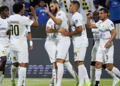 بنزيمة يواصل تألقه ويقود الاتحاد لدور الثمانية بالبطولة العربية بالفوز على الصفاقسي التونسي