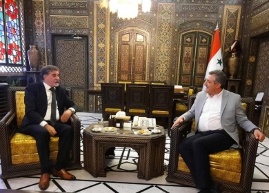 السفير عبد الهادي يطلع محافظ دمشق على آخر تطورات الأوضاع في فلسطين وبحث أوضاع المخيمات الفلسطينية 