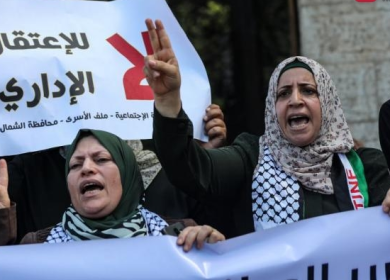 الاحتلال يُصدر ويجدد أوامر الاعتقال الإداري بحق 42 معتقلا