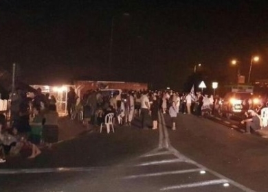 مستعمرون يهاجمون منازل المواطنين في يتما جنوب نابلس