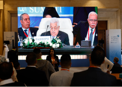 الرئيس أمام "قمة القاهرة": الأمن والسلام يتحققان بتنفيذ حل الدولتين المستند إلى الشرعية الدولية وحل قضية اللاجئين وفق قرار الأمم المتحدة رقم 194