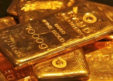 الذهب مستقر ويتجه لتسجيل مكاسب للشهر الرابع على التوالي