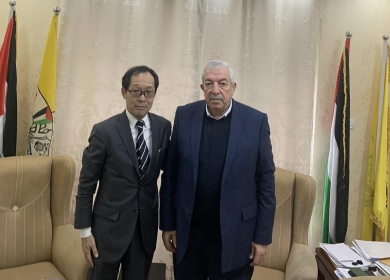 العالول يطالب سفير اليابان بإعادة دعم "الأونروا"