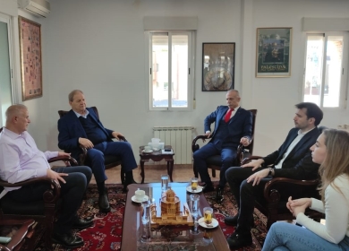فتوح يلتقي مع قيادات حزبية في إسبانيا