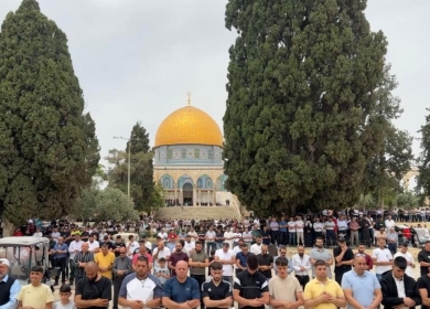 30 ألفا يؤدون صلاة الجمعة في المسجد الأقصى