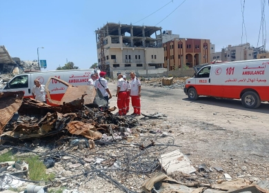 "الهلال الأحمر": توقف 18 مركبة إسعاف عن العمل في قطاع غزة بسبب نفاد الوقود