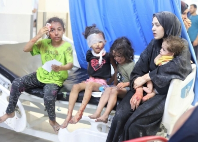 "الصحة العالمية" تنقل 15 من أطفال غزة إلى إسبانيا لتلقي رعاية طبية عاجلة