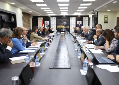 مجلس الوزراء يطالب الجهات الدولية بتحمل مسؤولياتها القانونية لوقف جرائم الاحتلال