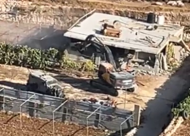 الاحتلال يهدم منزلا غرب الخليل