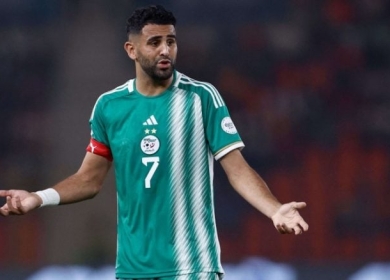 أسطورة السعودية يثور على محرز ويتهمه بالتخاذل