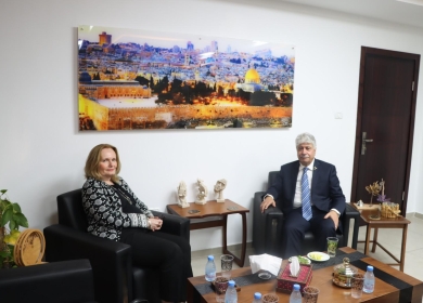 مجدلاني خلال لقائه القنصل البريطاني: عدم انصياع الاحتلال لقرارات الشرعية الدولية تمرد سياسي وانهيار لمنظومة الأمن والسلم العالميين