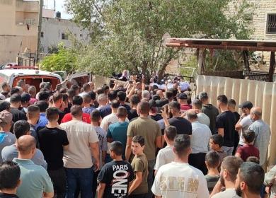 استشهاد مواطنة متأثرة بإصابتها برصاص الاحتلال خلال قطفها ثمار الزيتون في فقوعة