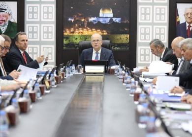 مجلس الوزراء يدين مصادقة الكنيست على تشريع لحظر أنشطة "الأونروا" ويدعو إلى تحرك دولي عاجل