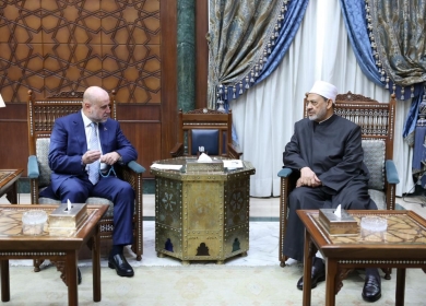 الهباش يبحث مع شيخ الأزهر سبل مساعدة طلبة قطاع غزة في مواجهة آثار العدوان
