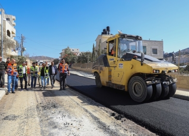 وزير الأشغال: ننفذ حاليا 22 مشروعا في مجال الطرق بتكلفة 100 مليون شيقل