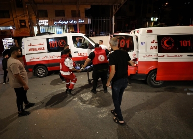 إصابات بالاختناق جراء اقتحام الاحتلال بلدة بيت أمر شمال الخليل