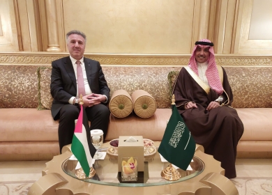 عساف يبحث مع وزير الإعلام السعودي التعاون المشترك ويطلعه على انتهاكات الاحتلال بحق الاعلام الفلسطيني