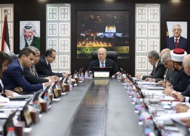 مجلس الوزراء: تكثيف الحراك القانوني والدبلوماسي لإبطال إجراءات الاحتلال بالاستيلاء على آلاف الدونمات