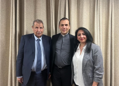 خوري يبحث مع راعي كنيسة الميلاد الإنجيلية اللوثرية سبل تعزيز التعاون المشترك