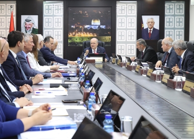 مصطفى: تقدم إيجابي في تأمين الدعم اللازم لتنفيذ مشاريع حيوية بالتزامن مع جهود مستمرة للحد من الأزمة المالية