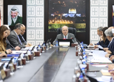 مجلس الوزراء يطالب بتفعيل كل أدوات الضغط الدولية لوقف تفشي المجاعة في قطاع غزة