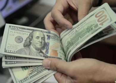 الدولار يتجه لتكبد خسارة أسبوعية وسط ترقب للبيانات الأمريكية