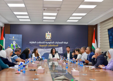 غرفة العمليات الحكومية تدعو إلى تكثيف العمل الإغاثي والدعم النقدي المباشر للأسر المتضررة في غزة