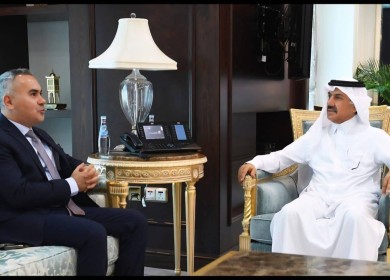 السفير أبو الرب يبحث مع الأمين العام للخارجية القطرية آخر التطورات وسبل تعزيز التعاون الثنائي