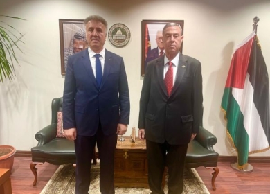 الوزير عساف يلتقي سفيرنا لدى مصر ويطلعه على دور الإعلام الرسمي في نقل معاناة شعبنا