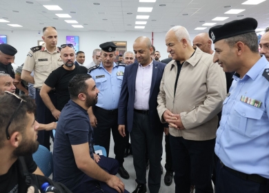 وزير الداخلية يجري جولة ميدانية لاستراحة المسافرين ومرافقها بمعبر الكرامة