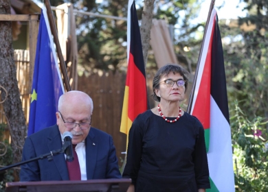 الوزير العامور يدعو ألمانيا إلى الاعتراف بدولة فلسطين ودعم خطة الإغاثة والإعمار