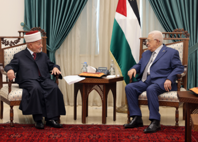 الرئيس يستقبل مفتي القدس والديار الفلسطينية